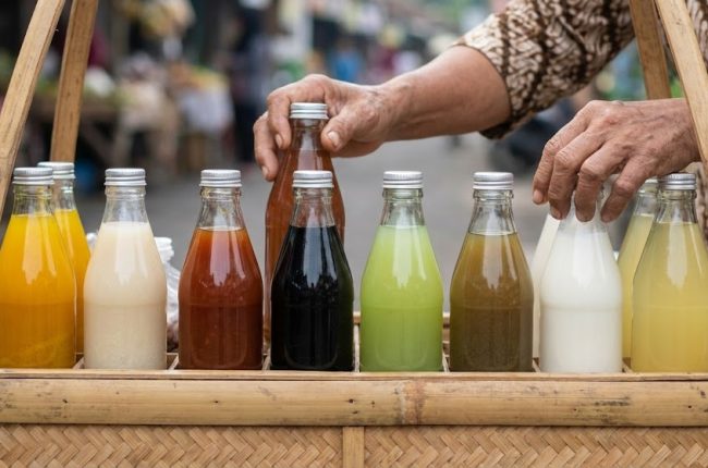 Filosofi Jamu Gendong: Makna 8 Botol dalam Siklus Kehidupan Manusia